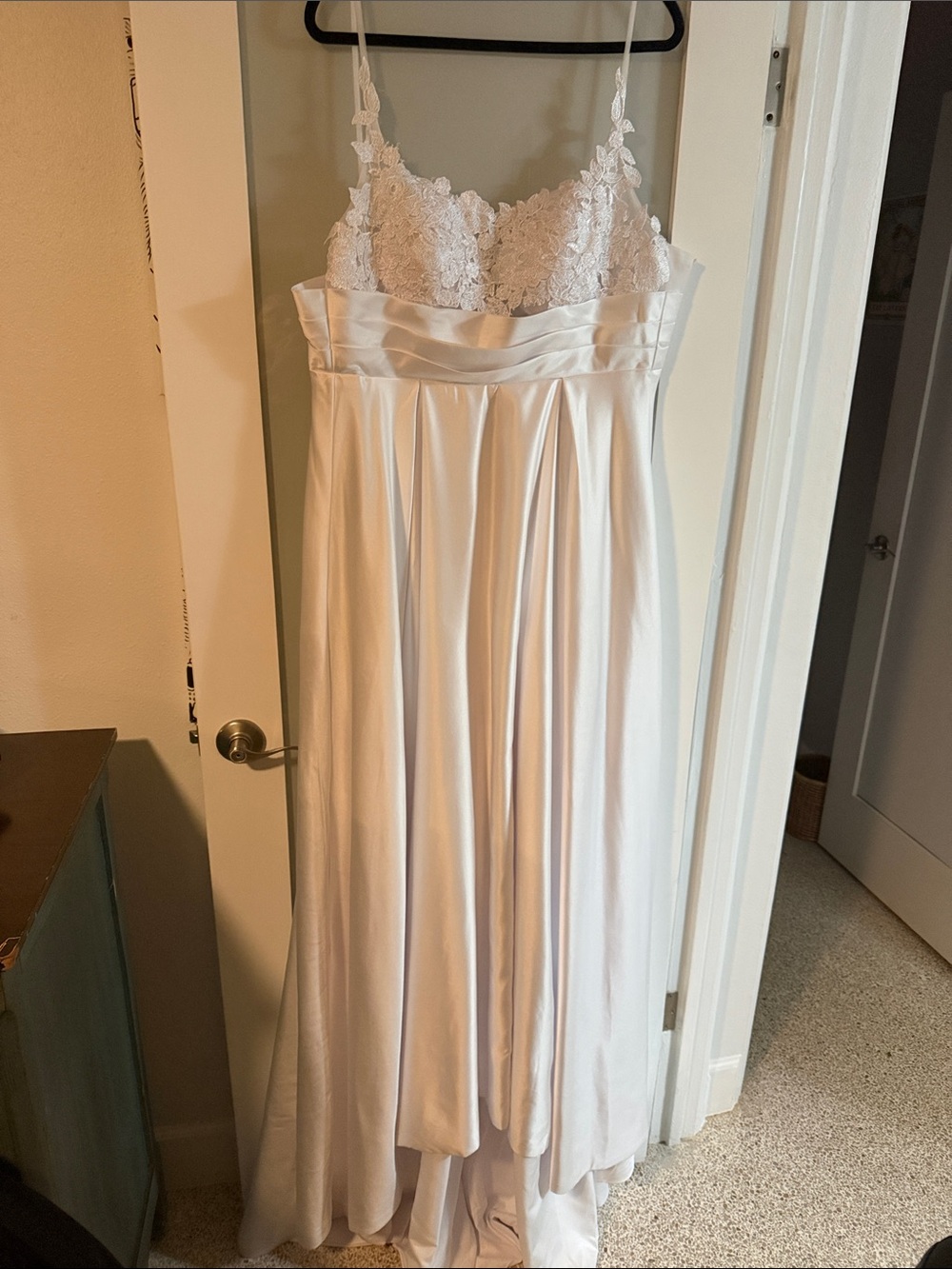 Elegant White Lace Bodice Wedding Dress